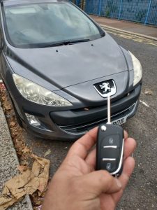 Peugeot kulcsház